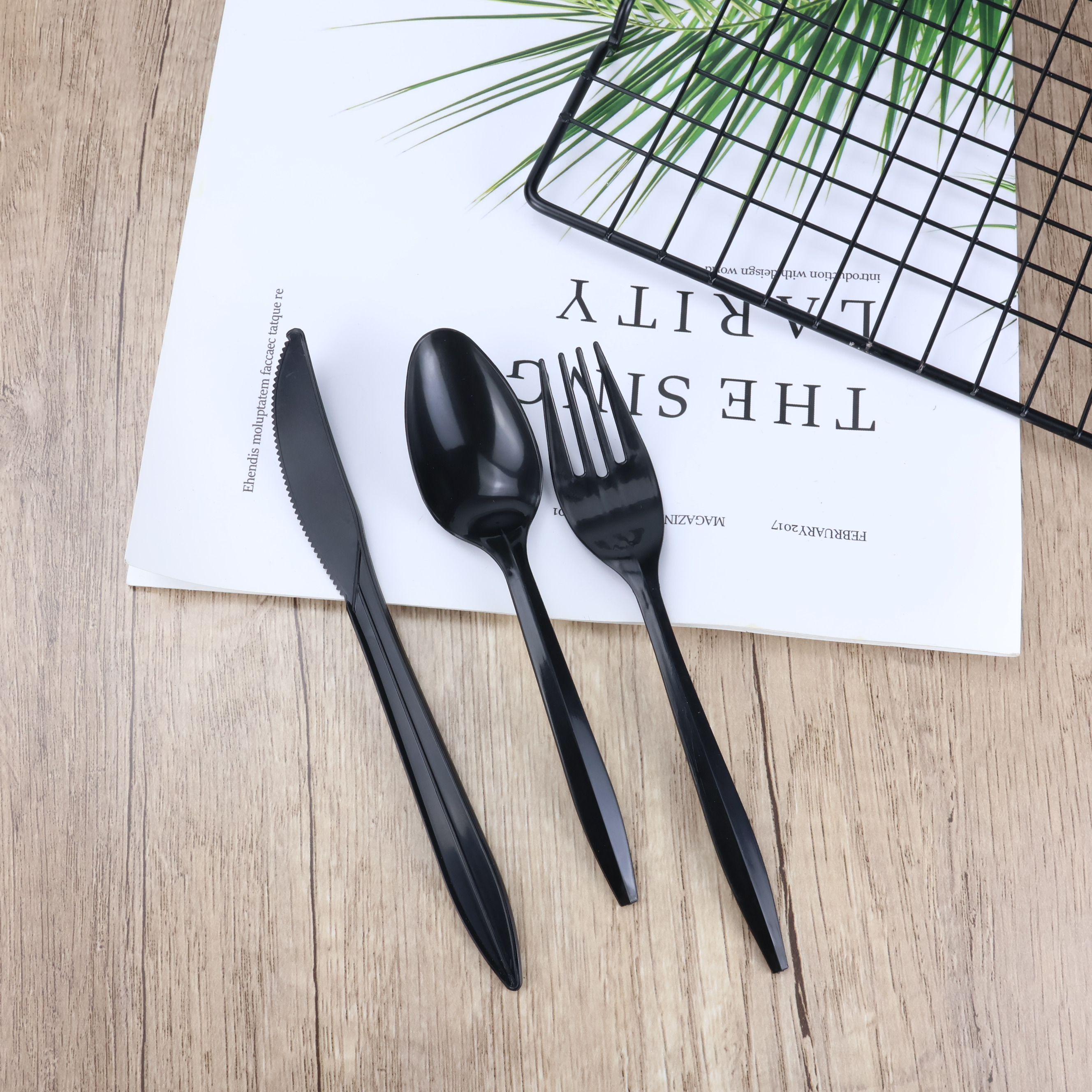 The Ultimate Guide To Disposable Plastic Cutlery & Food Containers: Convenience Meets Performance