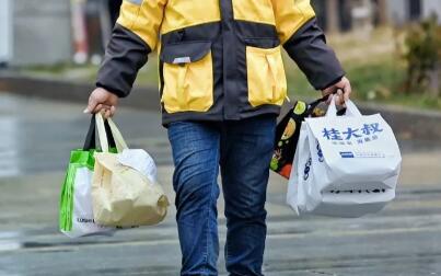 Why Restaurants Prefer Plastic Containers with Lids for Delivery